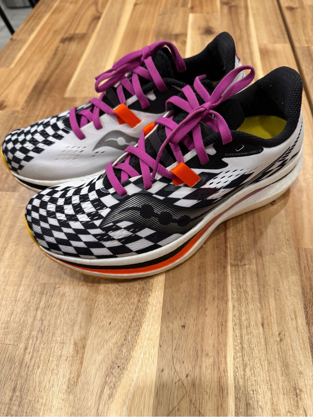 Women’s Saucony Endorphin Pro 2 running shoes - Picture 2 of 7